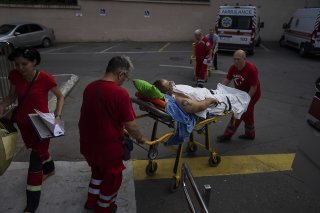 La police, les secouristes et les médecins sont actifs sur le lieu de l'explosion à Soumy (archives).